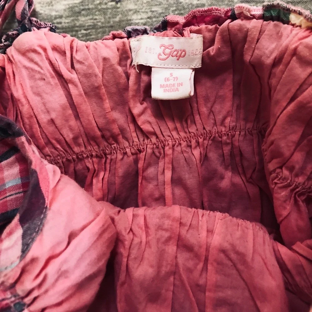 Girls adorable plaid dress! Size 6-7
